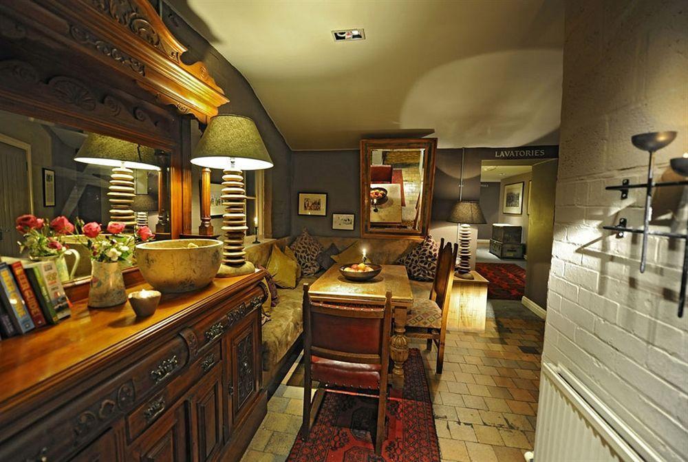 The Cholmondeley Arms Hotell Wrenbury Exteriör bild