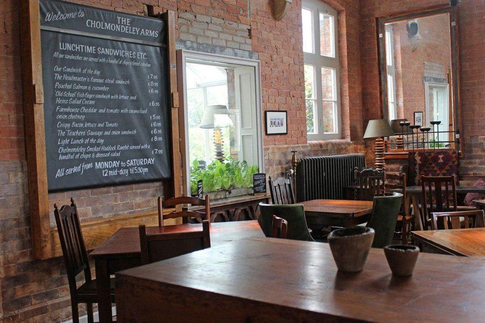 The Cholmondeley Arms Hotell Wrenbury Exteriör bild