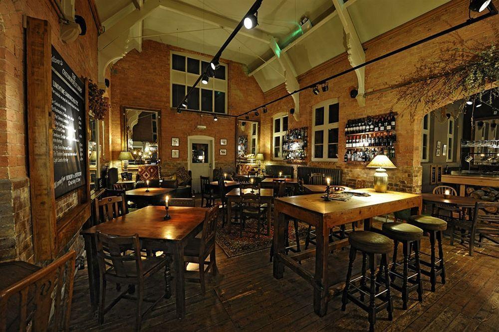 The Cholmondeley Arms Hotell Wrenbury Exteriör bild
