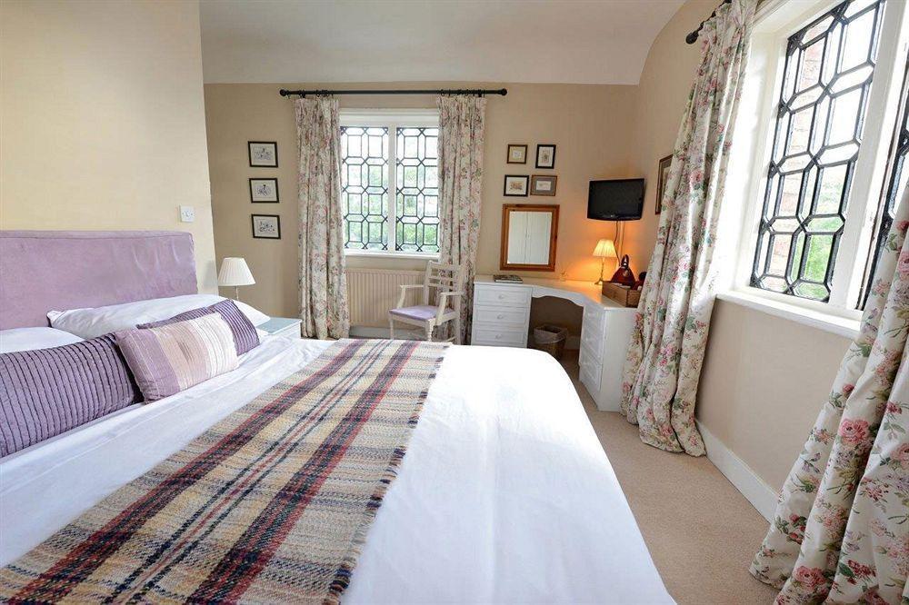 The Cholmondeley Arms Hotell Wrenbury Exteriör bild